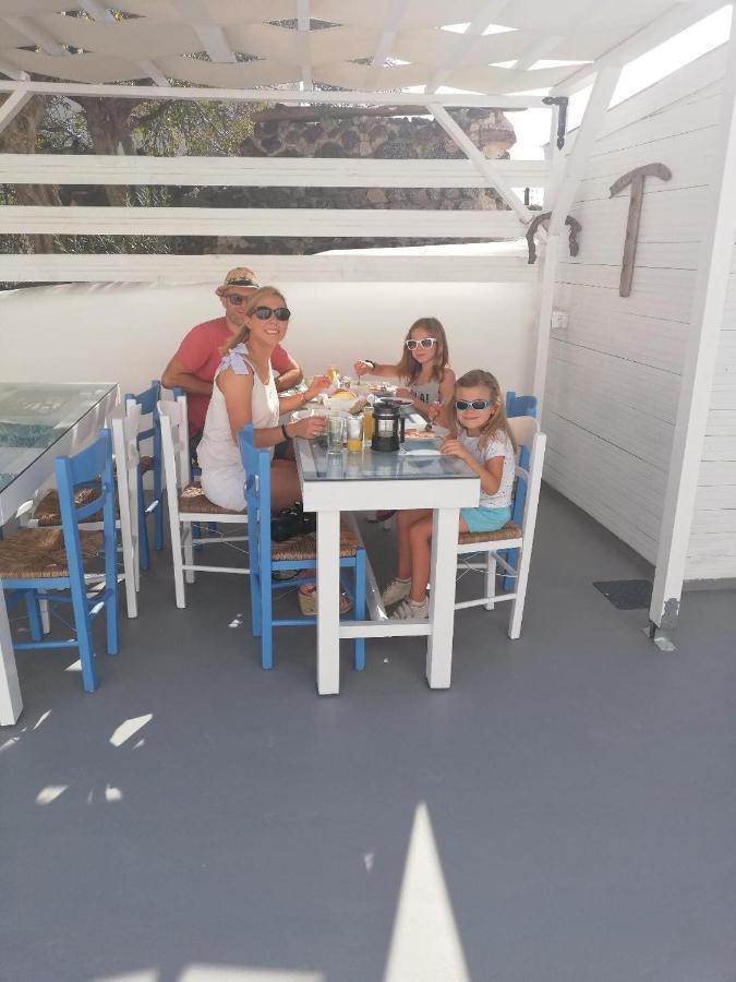 Bonita Santorini Cave Éxo Goniá