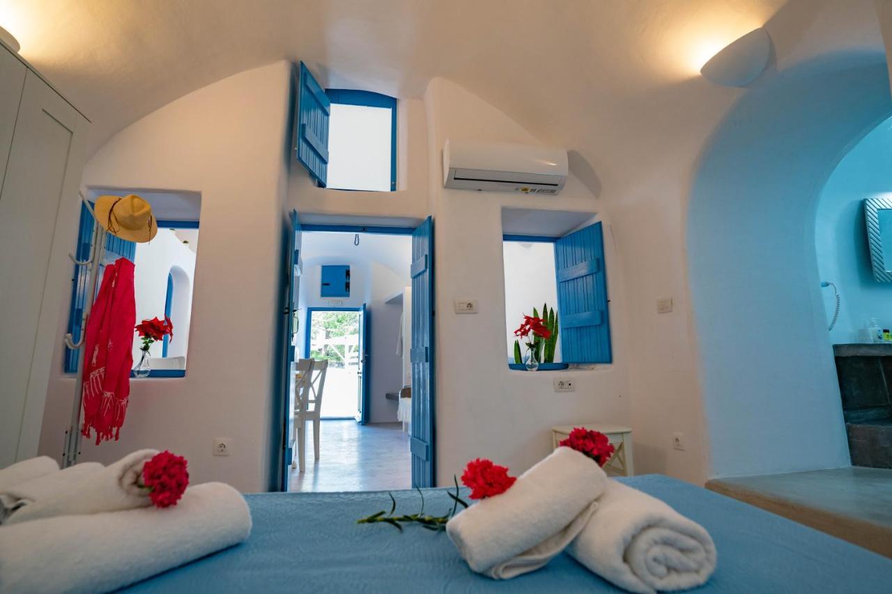Bonita Santorini Cave