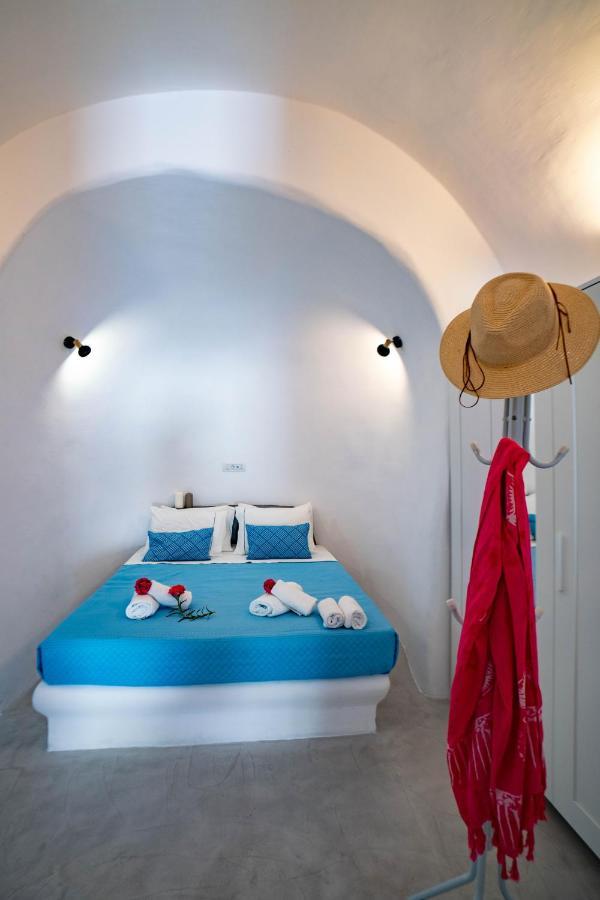 Bonita Santorini Cave *